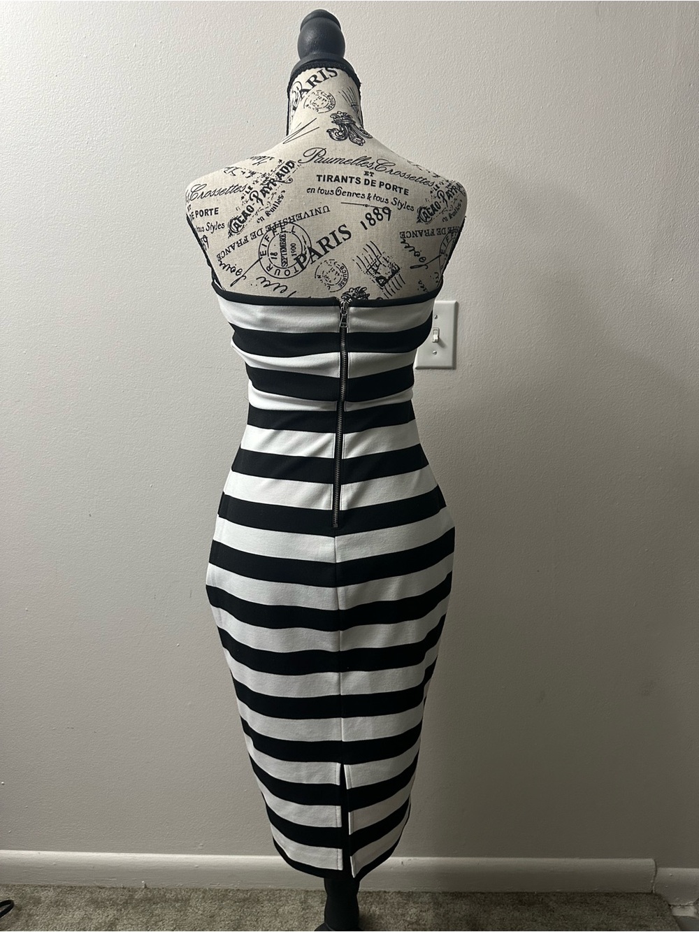 Express Black & White Striped Bodycon Dress Size 6 | Zip Back | Slit Hem - Picture 3 of 5
